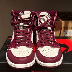 Jordan 1 Retro High OG Bordeaux